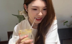 女生说疼男生越往里寨的照片